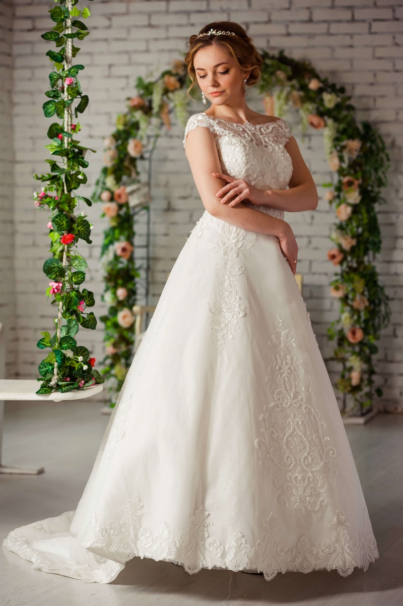 Купити весільну сукню Indela