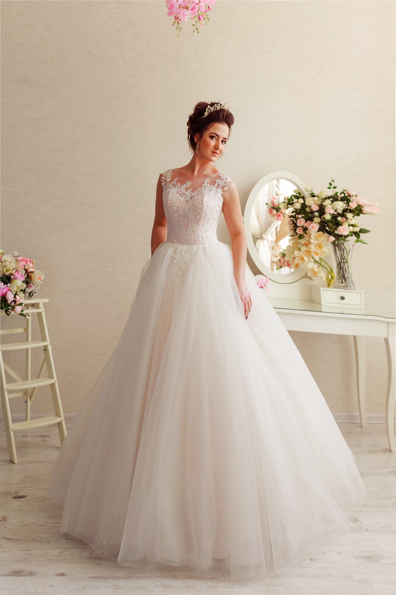 Купити весільну сукню Batterfly